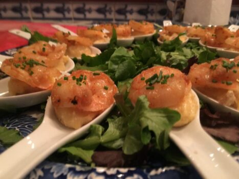 shrimp hors d'oeuvres on spoons